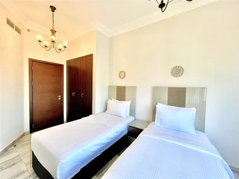 Spacious Marbella 2BR With Scenic Views - photo 5