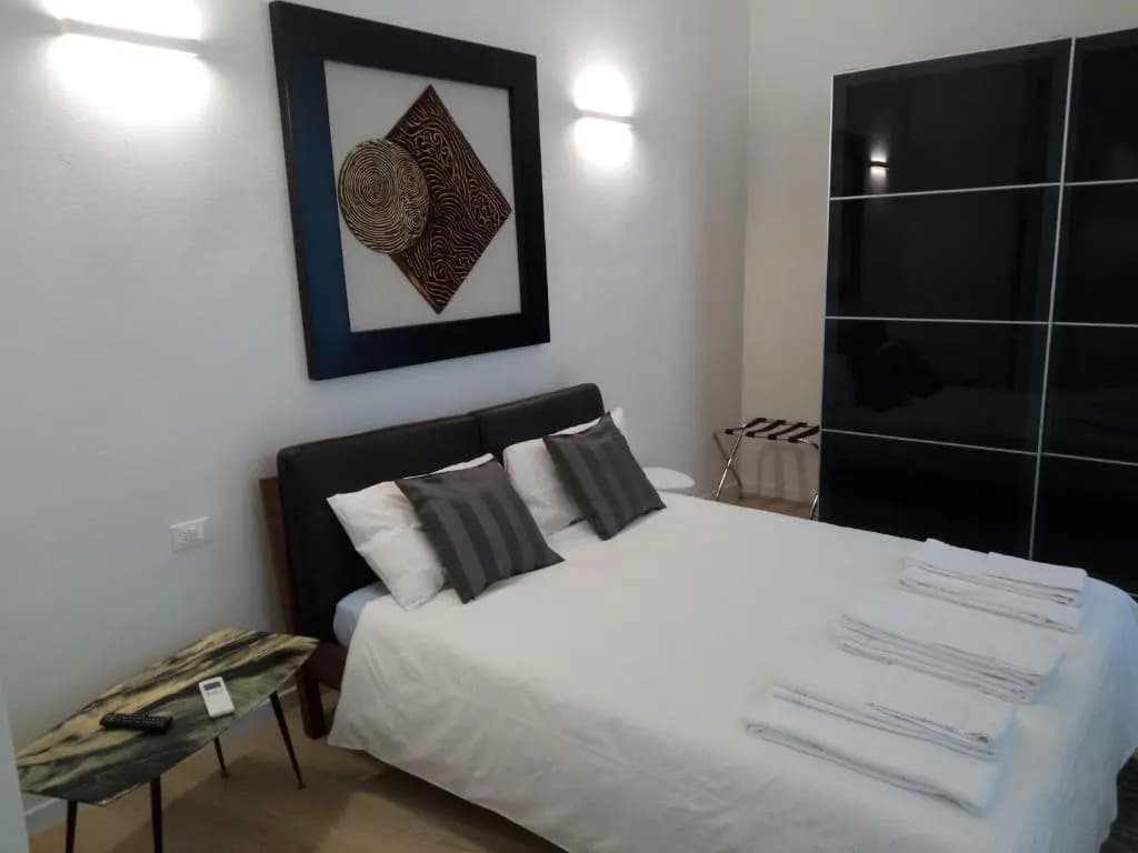 Opera 19 Luxury Apartment - photo 4