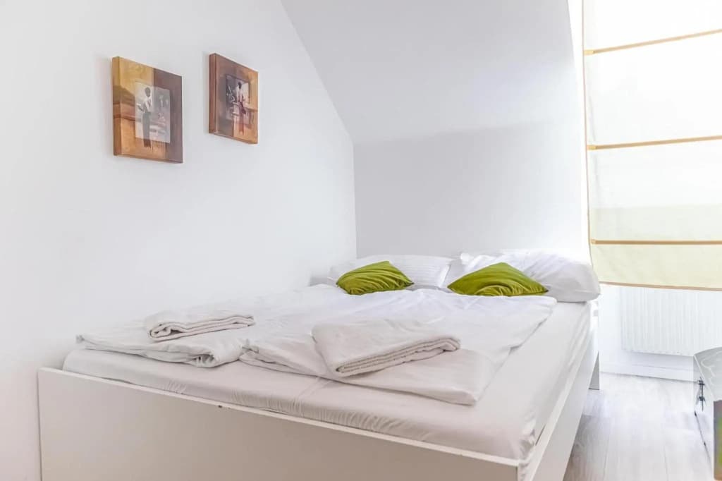 Ideal 2BR - Lovely for Longstays - photo 2