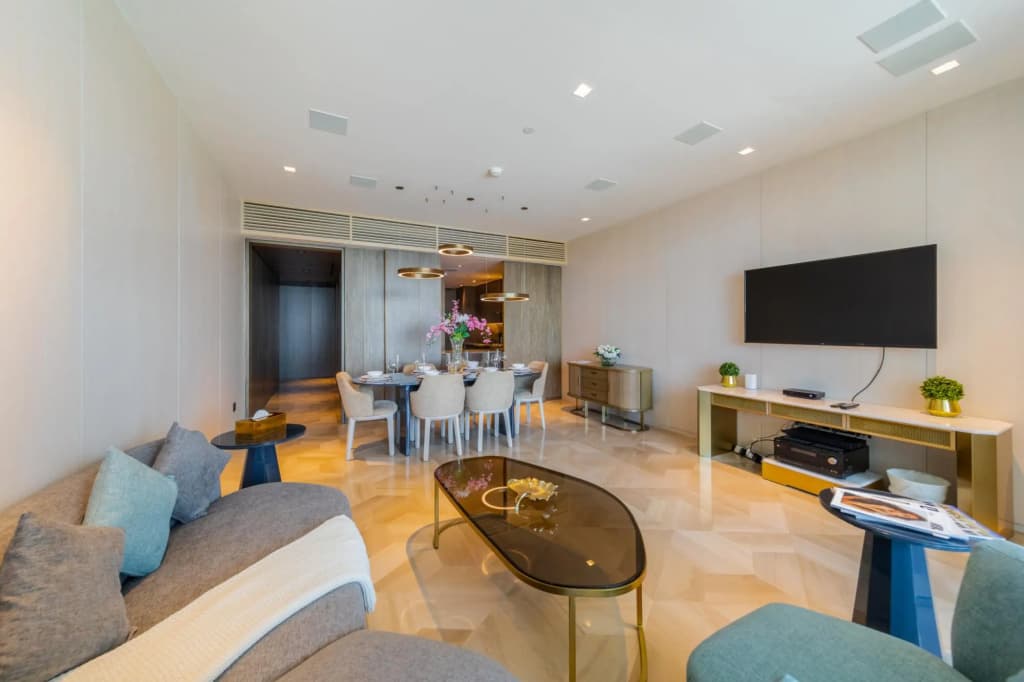 Dxb - Five - 30906 - Pj - photo 1