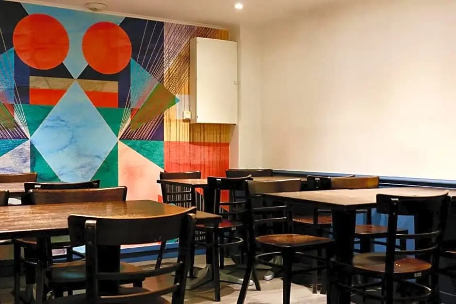 Plug Inn Boutique Hostel - photo 15