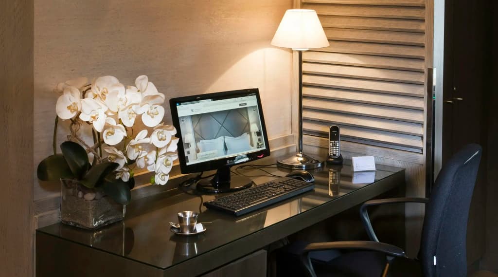 Hotel Longchamp Elysees - photo 24