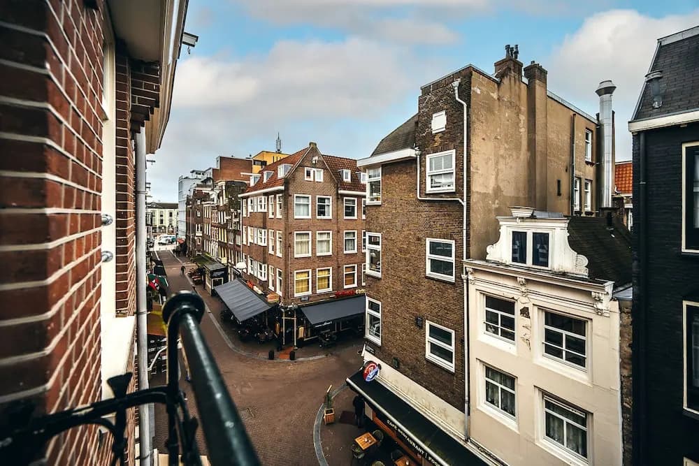 Limehome Amsterdam Leidsekruisstraat - photo 1