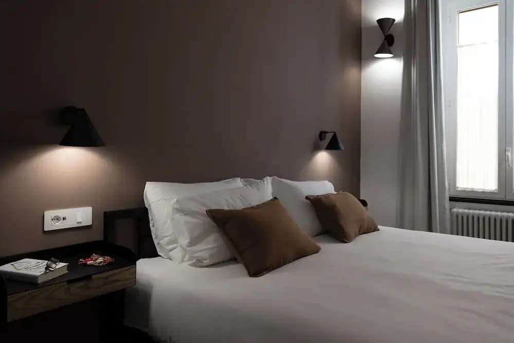 Style & Stone Guest House - photo 12