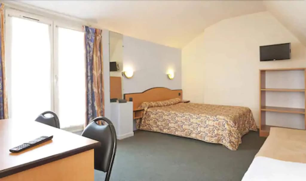 Ferney République Hotel - photo 6