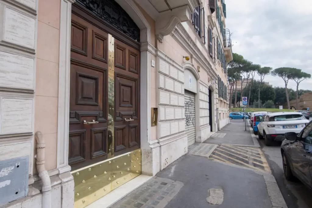 Vatican Rooms - photo 15