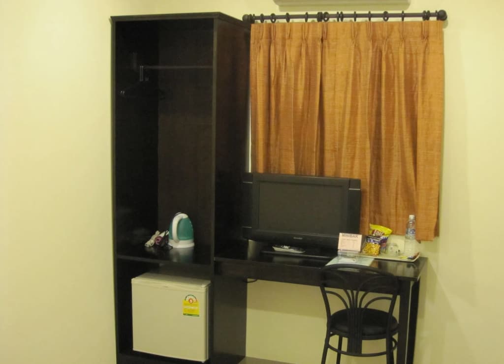 The Bang Khun Phrom Suites - photo 4