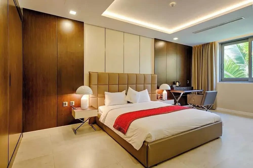 Luxe 6BR Beachfront Villa: Group Getaway Haven - photo 5