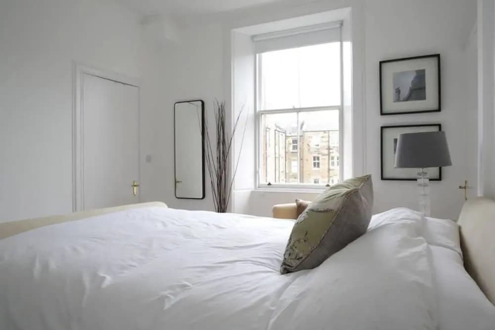 2 Bedroom Bruntsfield Apartment - photo 24
