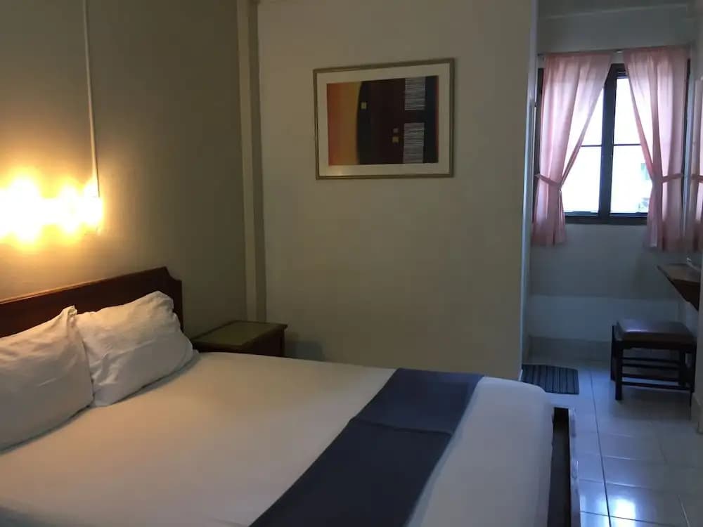 OYO 335 Top Inn Khaosan - photo 5