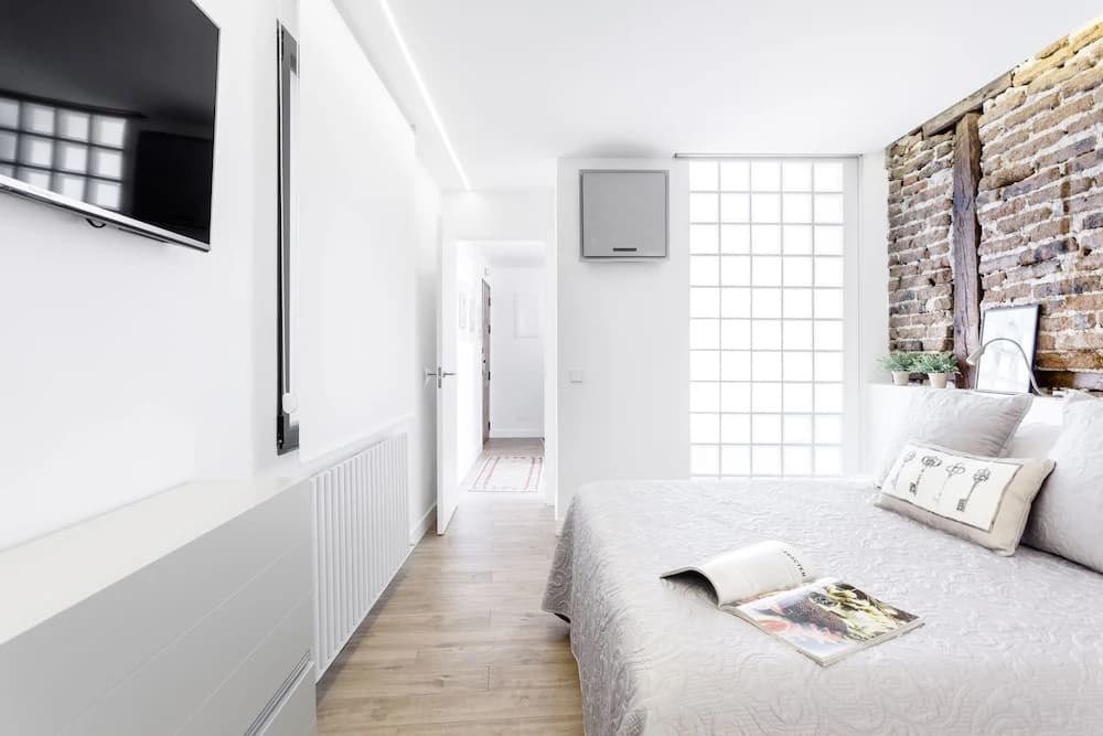 Santa Ana Apartment by Flatsweethome - photo 11