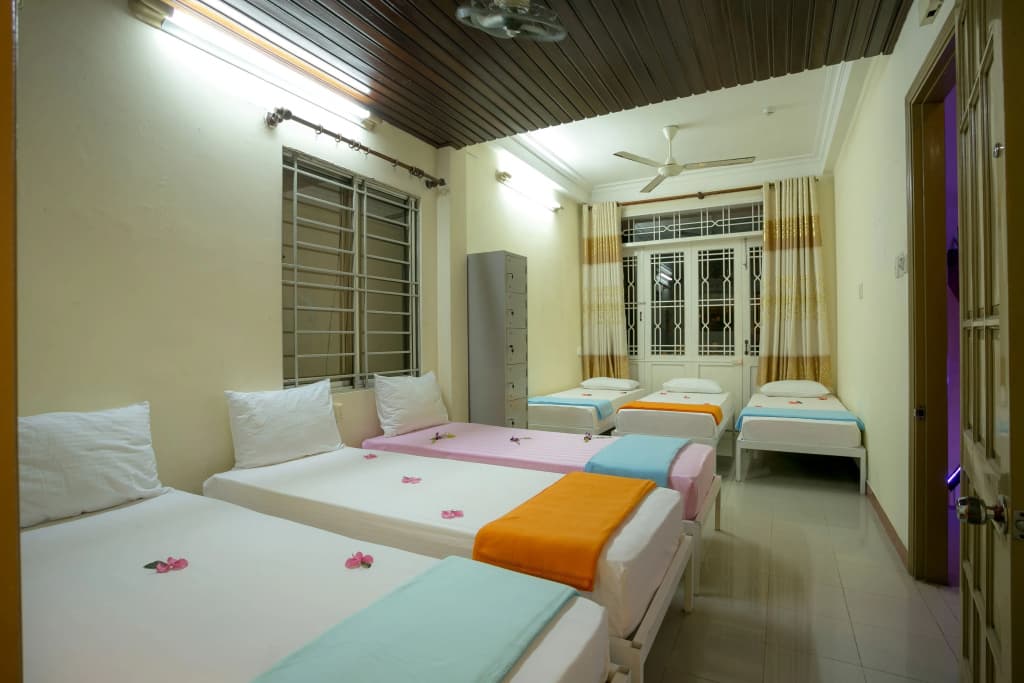MrChe Backpackers - main photo