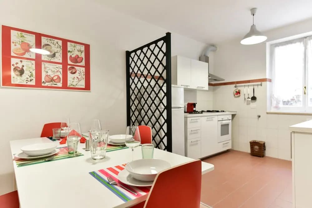 Red & White Vatican Apartment - photo 9