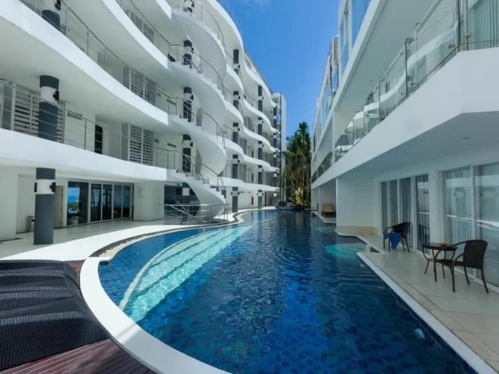 Sunset Plaza Apartment - main photo