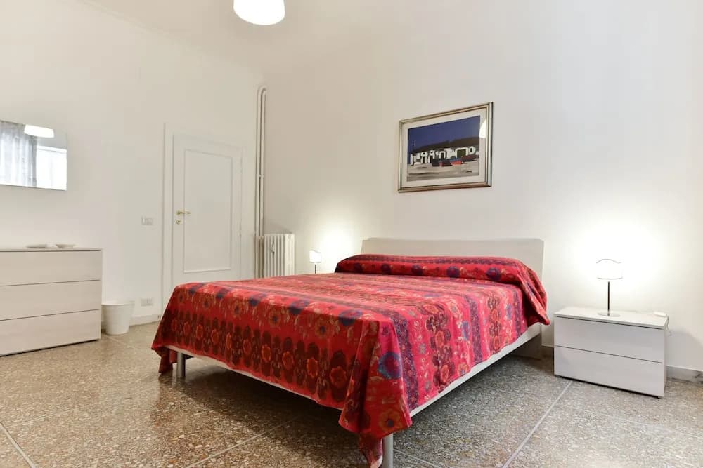 Red & White Vatican Apartment - photo 21