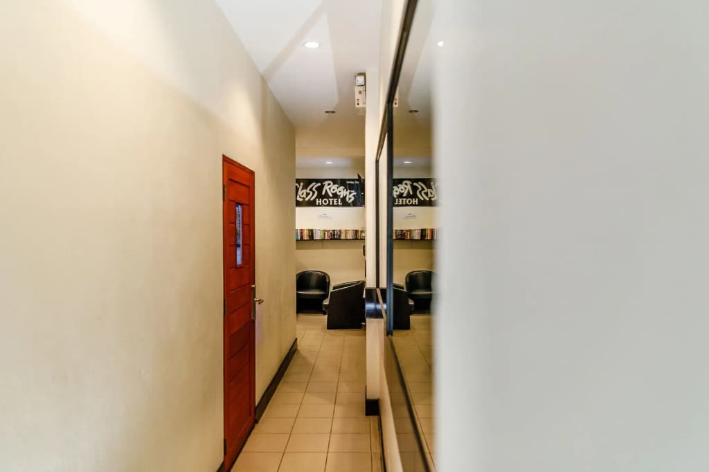 The Classroom Hotel - photo 14
