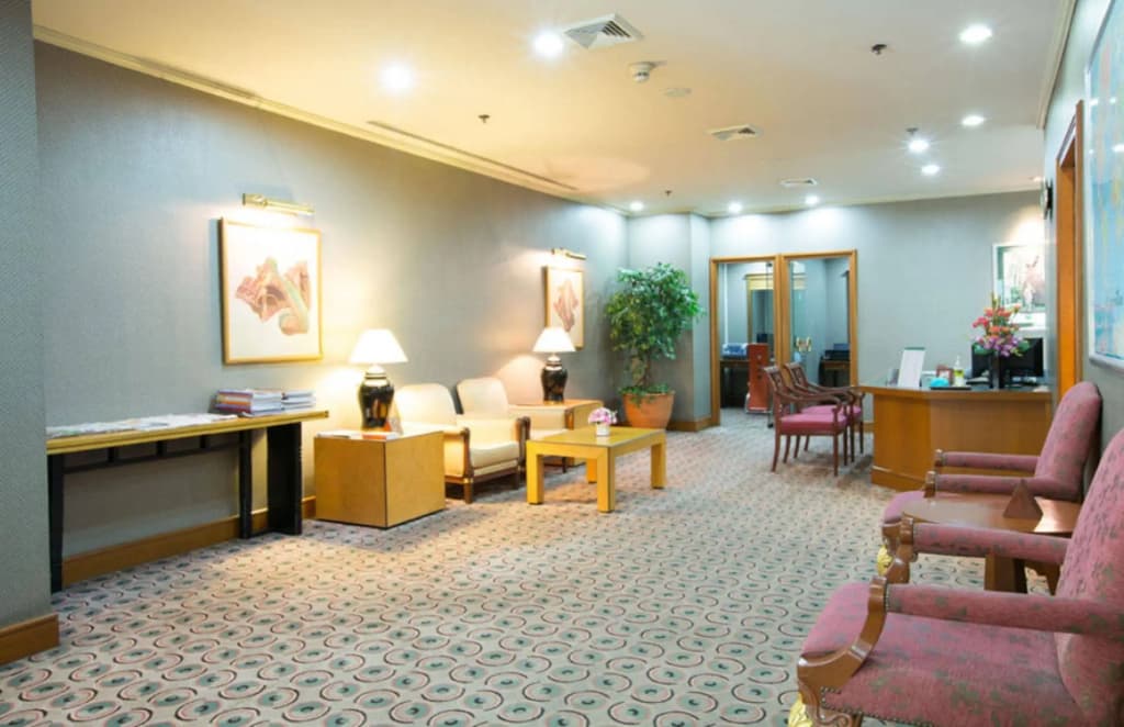 Emerald Hotel Bangkok - photo 2