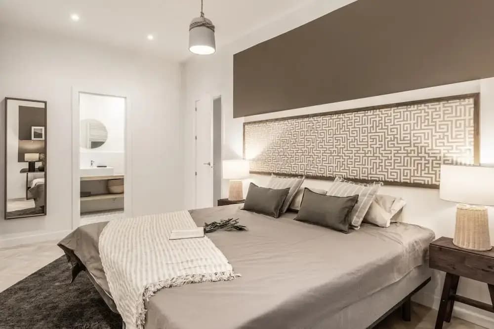 Sevilla - 4 Bedrooms in Trafalgar - photo 10