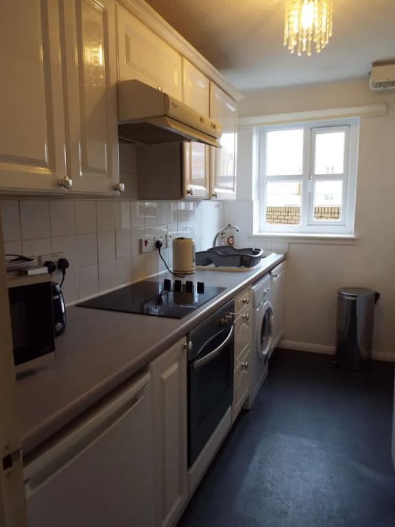 Edinburgh Palace Apartment - photo 14