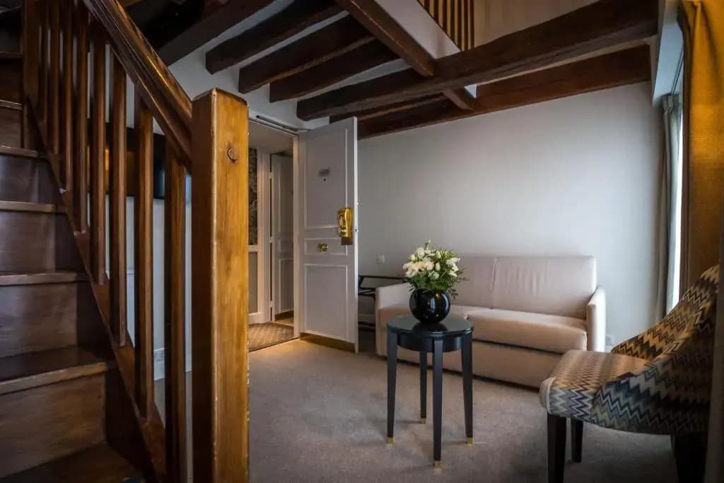 Madeleine Plaza Hotel - photo 18