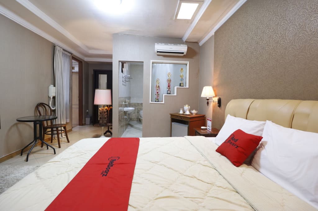 RedDoorz Plus @ Jalan Dharmawangsa - photo 7