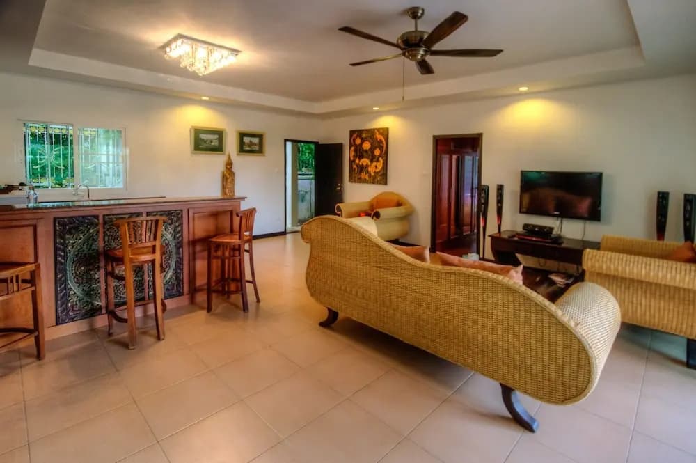 Pommard Villa by Jetta - main photo