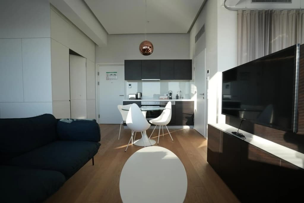 Exclusive 1-bedroom apartment - photo 1