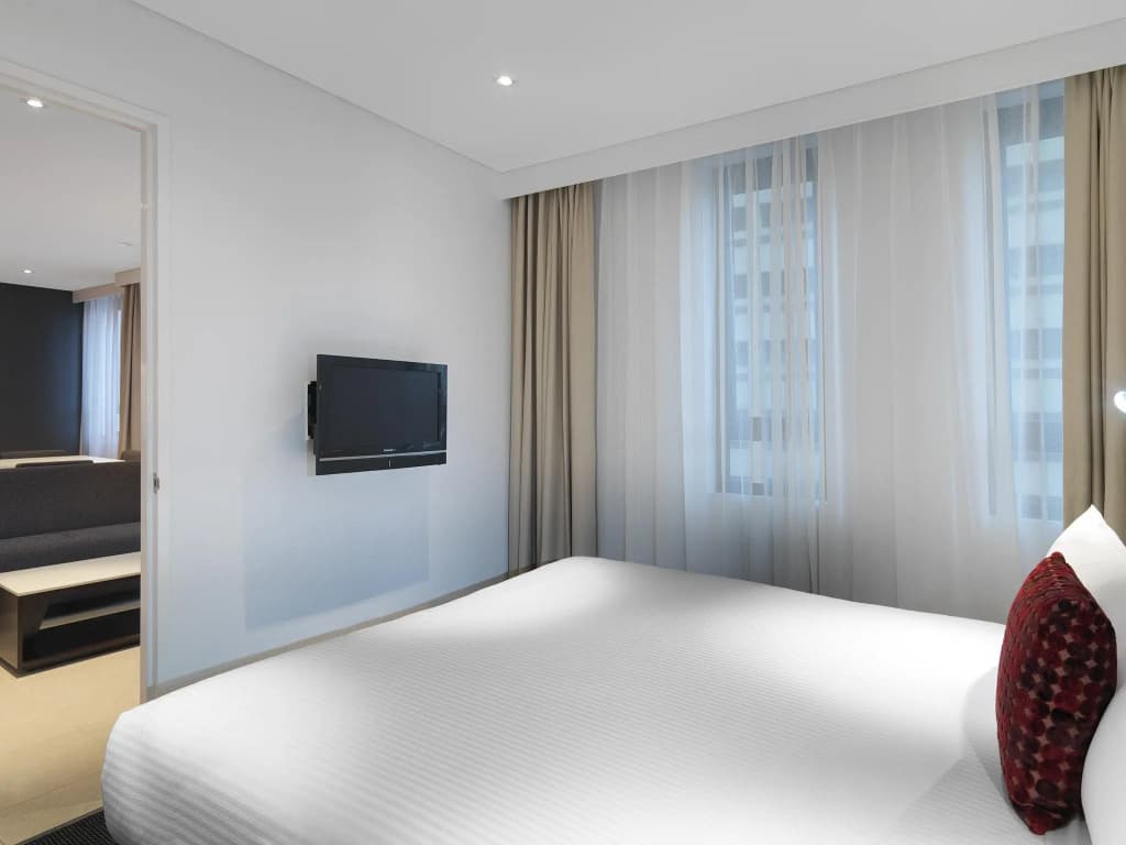 Meriton Suites Pitt Street, Sydney - photo 4