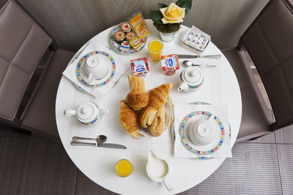 Hotel Longchamp Elysees - photo 12