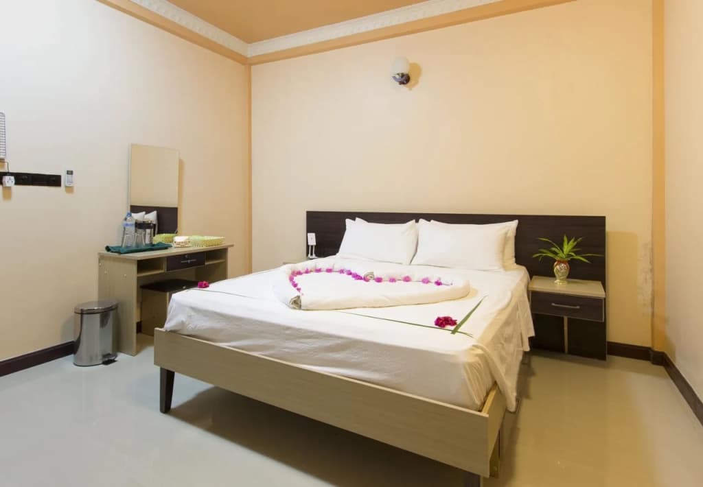 Magoodhoo Inn - photo 5
