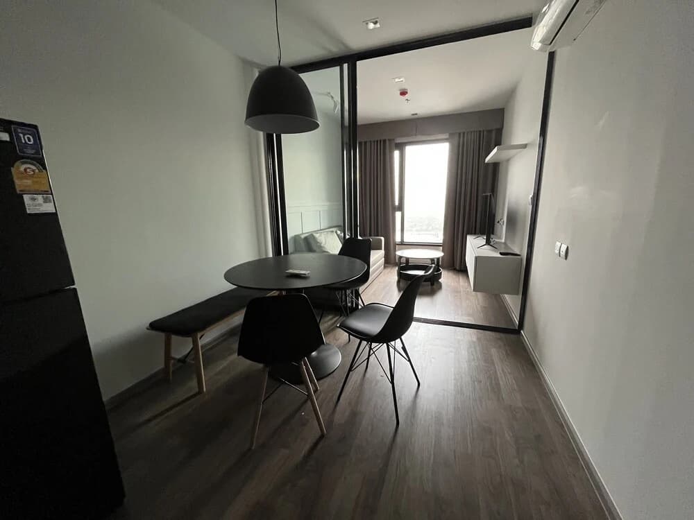 1 bed plus condo near JJ market - photo 2