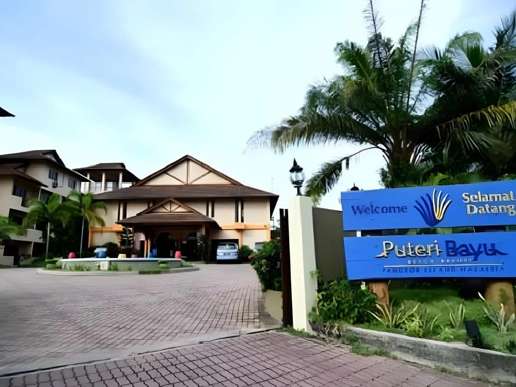 Puteri Bayu Beach Resort - photo 16