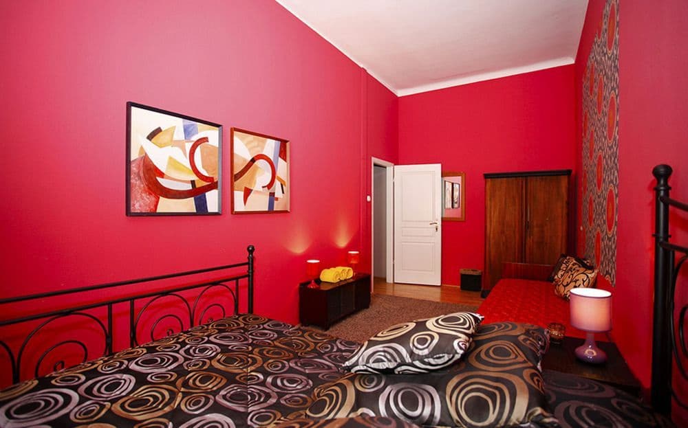 Chic Tarragon Apartments - photo 3