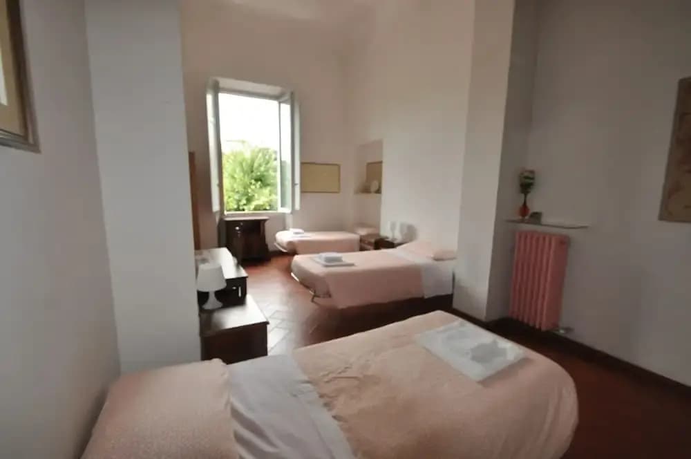 A Few Steps To Independence Square Delightful 3BD - photo 6