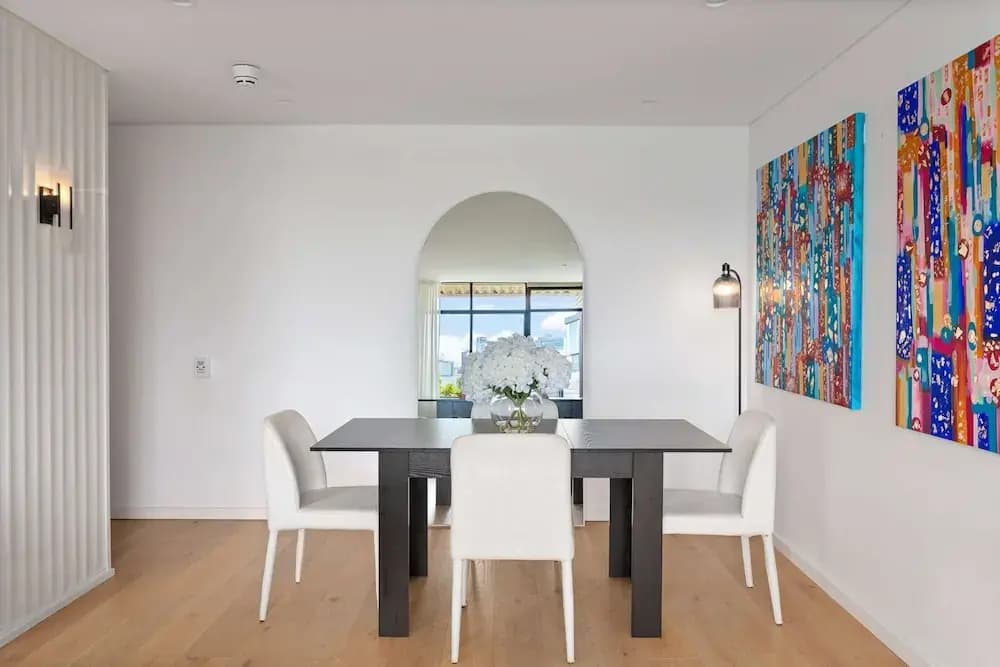 Bright 2-bed Apt With Spectacular Bridge Views - photo 9