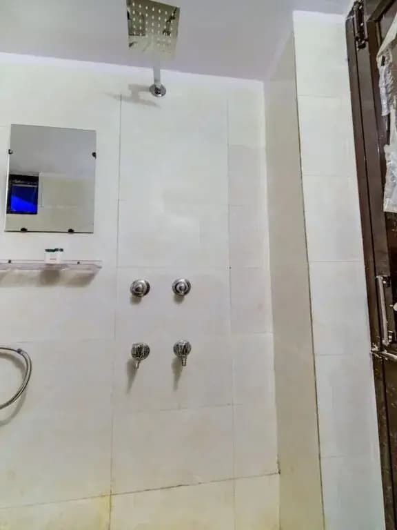 Kamal Palace By OYO Rooms - photo 8