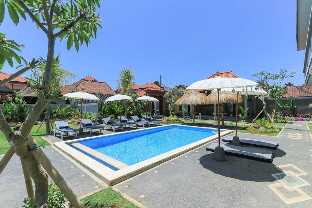 D Anyar Stay and Surf - photo 13