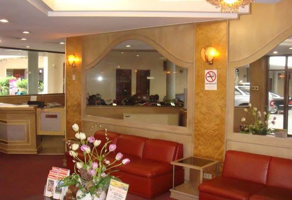 Green Hotel - photo 2