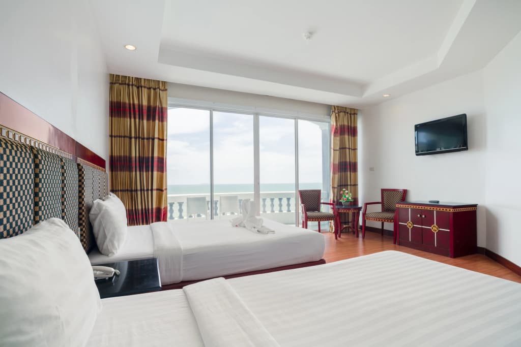 Jomtien Hisotel - photo 6