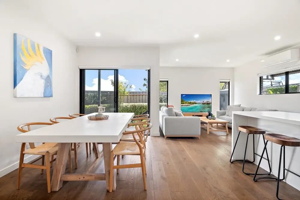 Bright 2-bed Glenroy Home With Courtyard - photo 5