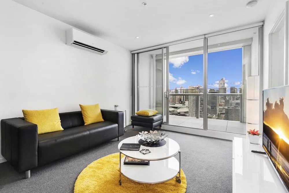 ABIGAIL, 2BDR Docklands Apartment - photo 1