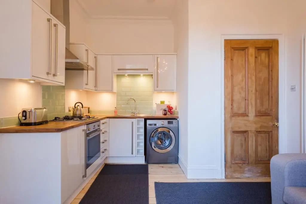 Historic Edinburgh 1890s Home Turned Relaxing Retreat - photo 10