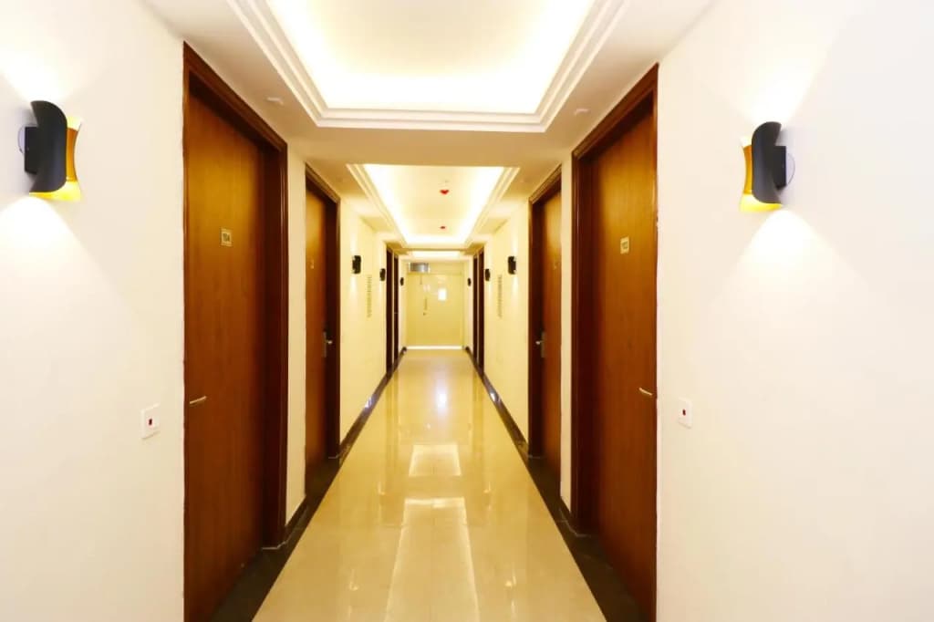 Hotel Leo Saffron - photo 8