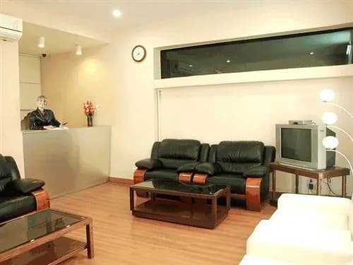 Hotel Luxe Opera NH8 – 7km from IGI Airport Delhi - photo 2