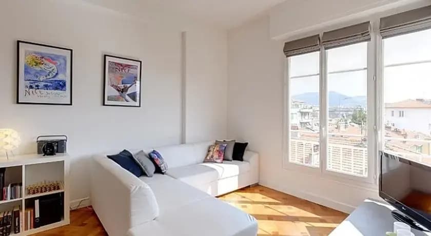 Modern Holiday Haven - photo 1