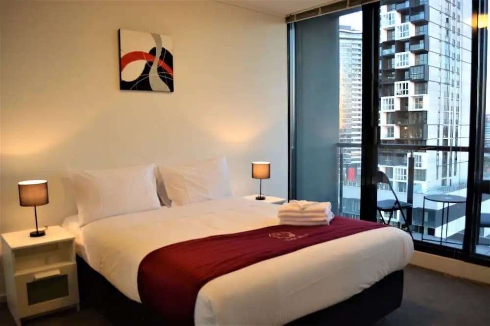 Royal Stays Apartments - Whiteman St - photo 3