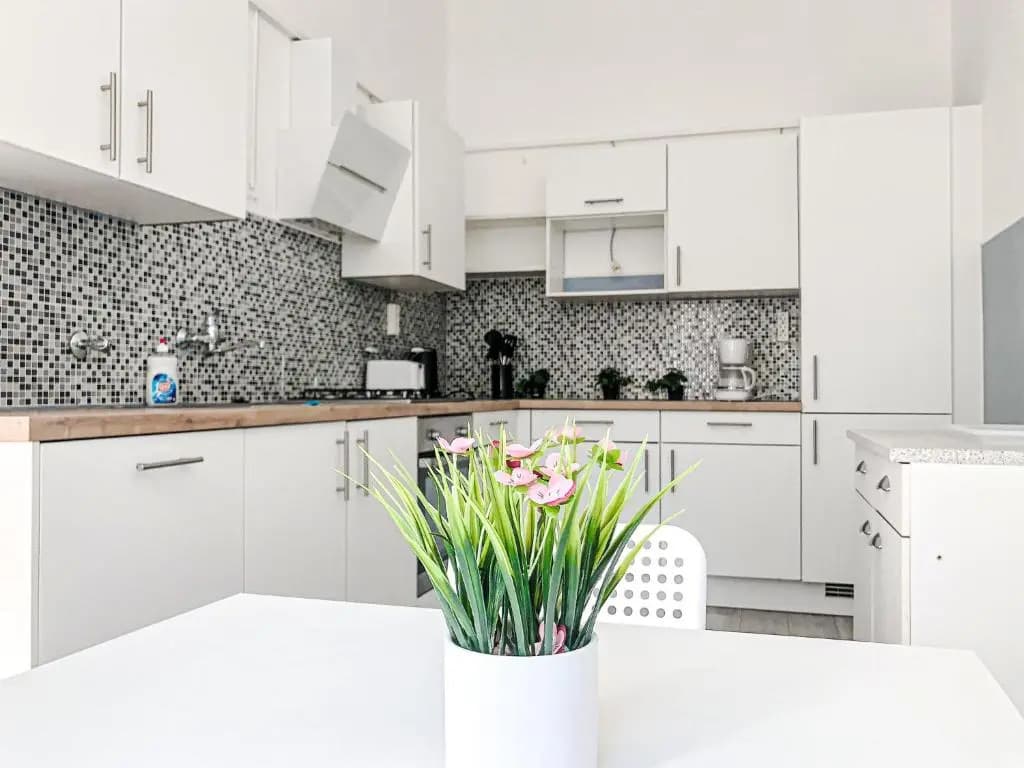 Commodious 2BR Apt. Near AKH-Perfect for Groups - photo 15