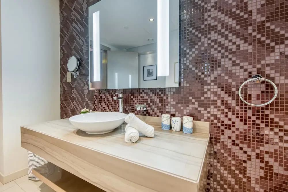 Maison Privee - Cool Dubai Apt next Burj Khalifa & Design District - photo 8