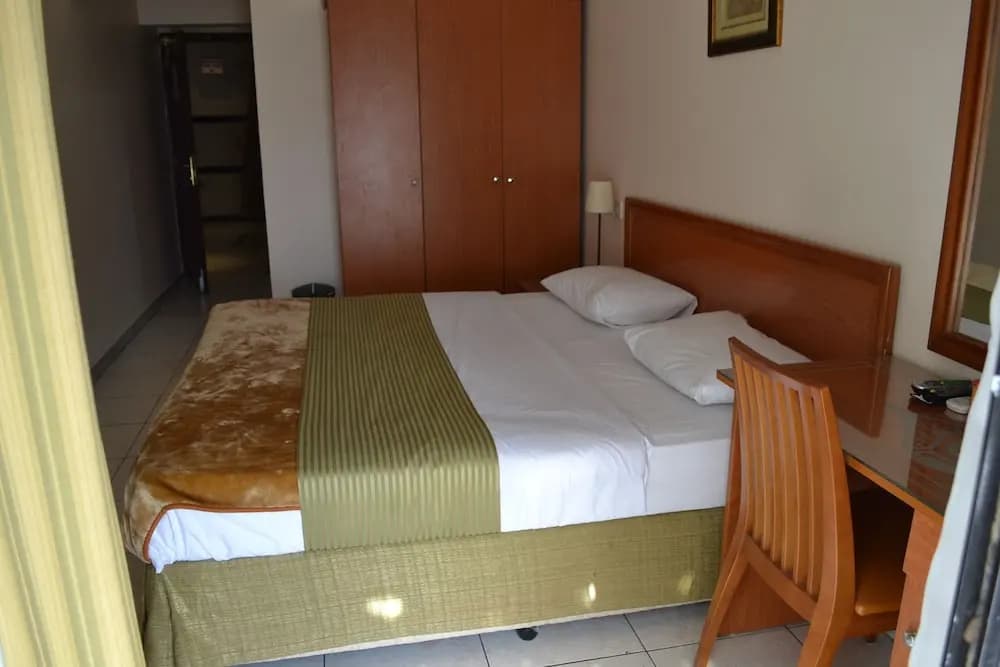 Tara Hotel - photo 4
