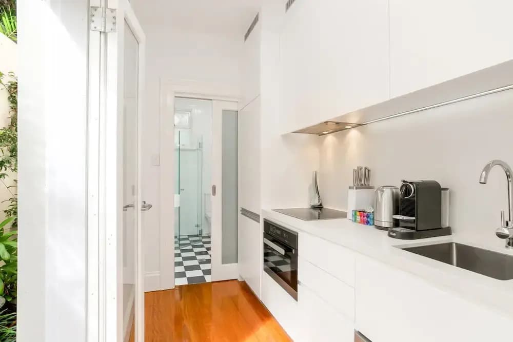 Cosy Inner West Studio With Courtyard - photo 11